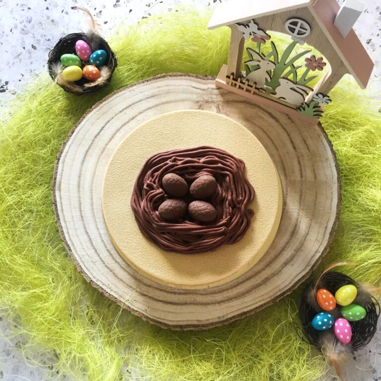 Pâques gâteau glacé