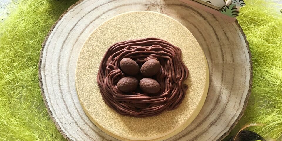 Pâques gâteau glacé